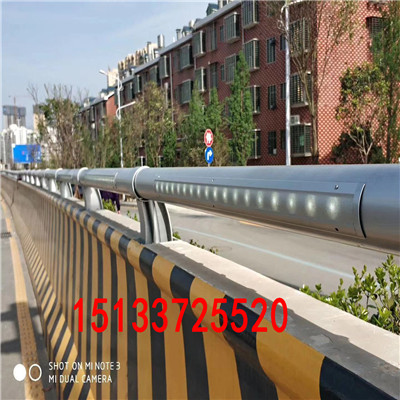 橋梁護(hù)欄支架河道護(hù)欄立柱